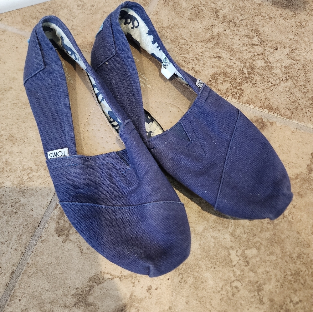 Navy Toms